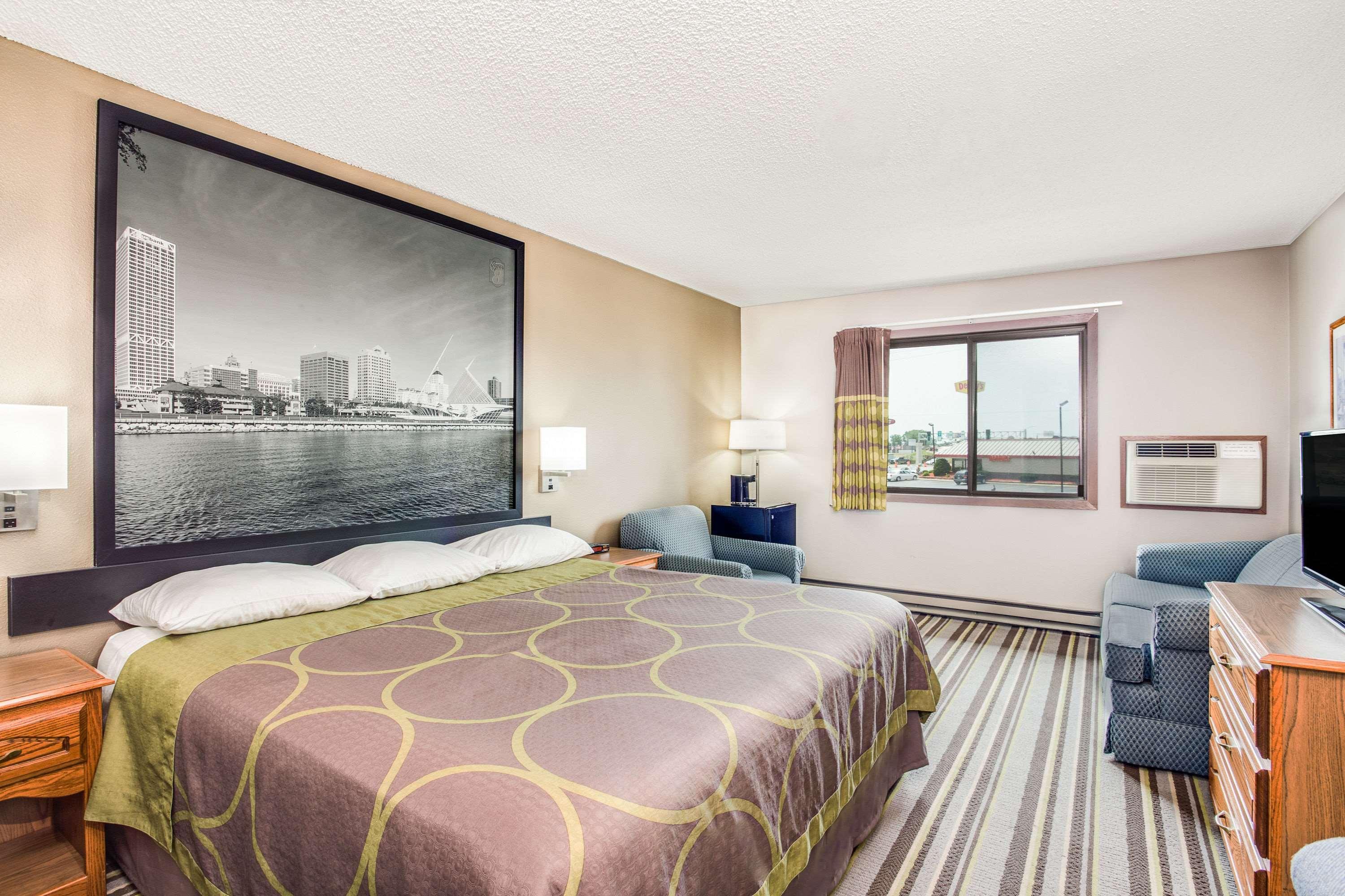 ซูเปอร์ 8 บาย วินด์แฮม กรีนเบย์ เนียร์ สเตเดียม Hotel ภายนอก รูปภาพ