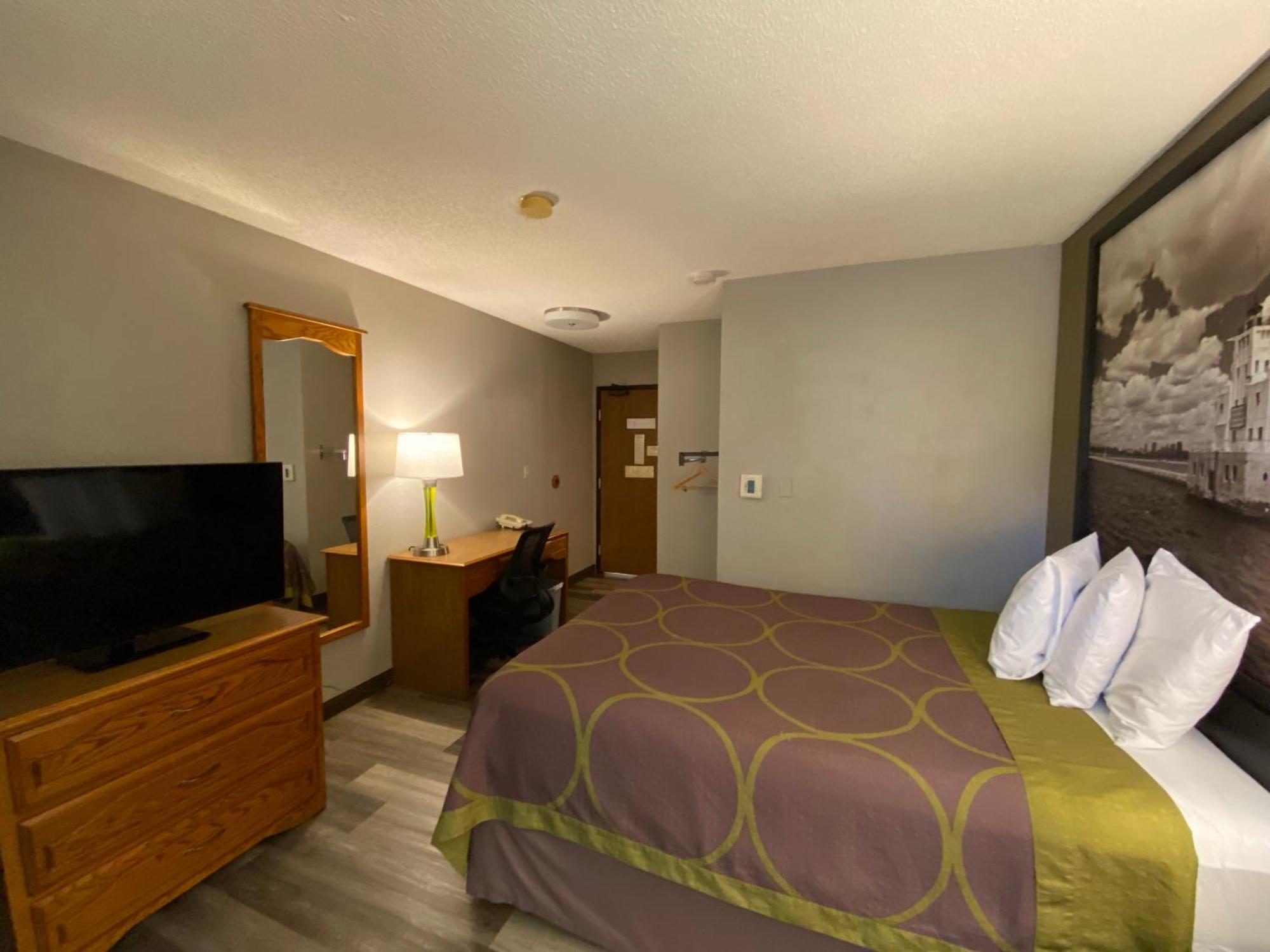 ซูเปอร์ 8 บาย วินด์แฮม กรีนเบย์ เนียร์ สเตเดียม Hotel ภายนอก รูปภาพ