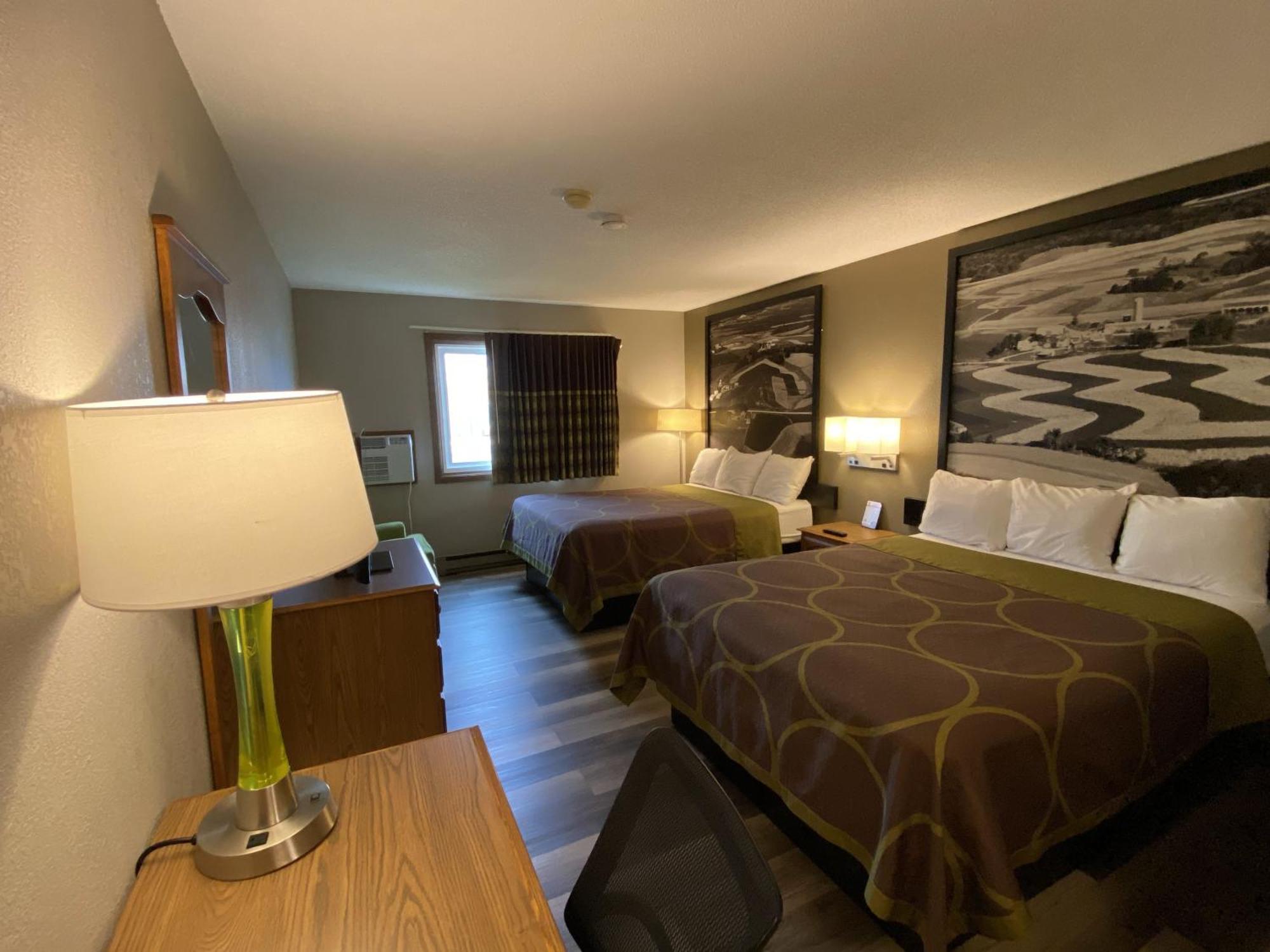 ซูเปอร์ 8 บาย วินด์แฮม กรีนเบย์ เนียร์ สเตเดียม Hotel ภายนอก รูปภาพ