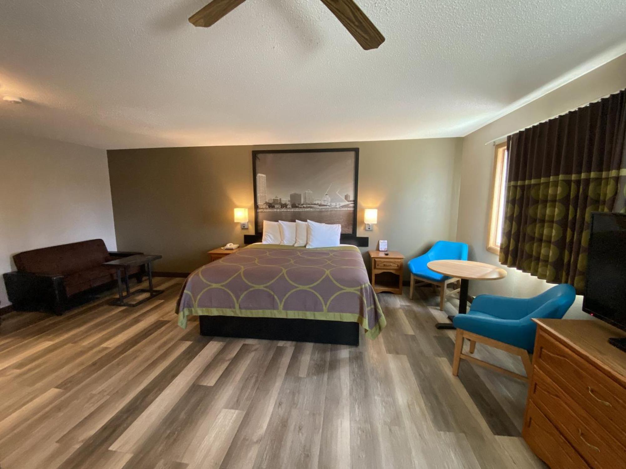 ซูเปอร์ 8 บาย วินด์แฮม กรีนเบย์ เนียร์ สเตเดียม Hotel ภายนอก รูปภาพ