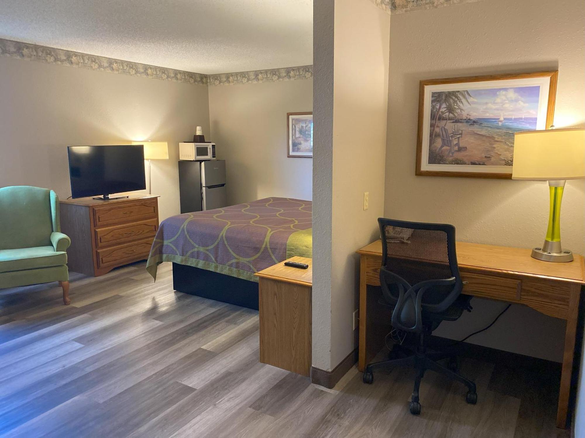 ซูเปอร์ 8 บาย วินด์แฮม กรีนเบย์ เนียร์ สเตเดียม Hotel ภายนอก รูปภาพ